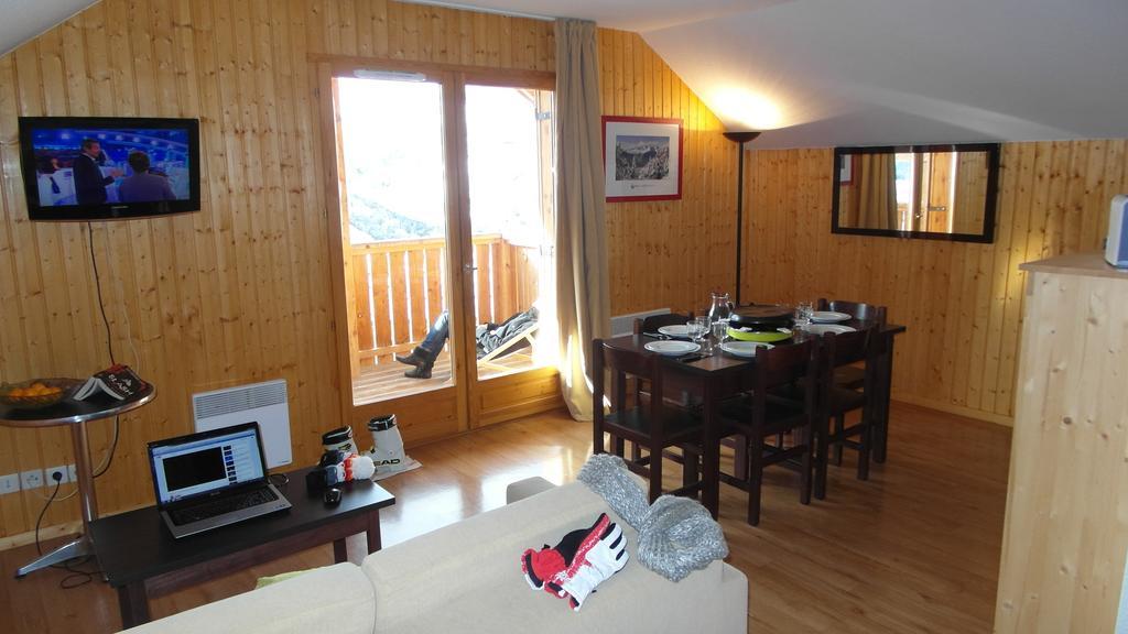 Residence Goelia Les Chalets Des Ecourts Сен-Жан-д'Арв Номер фото