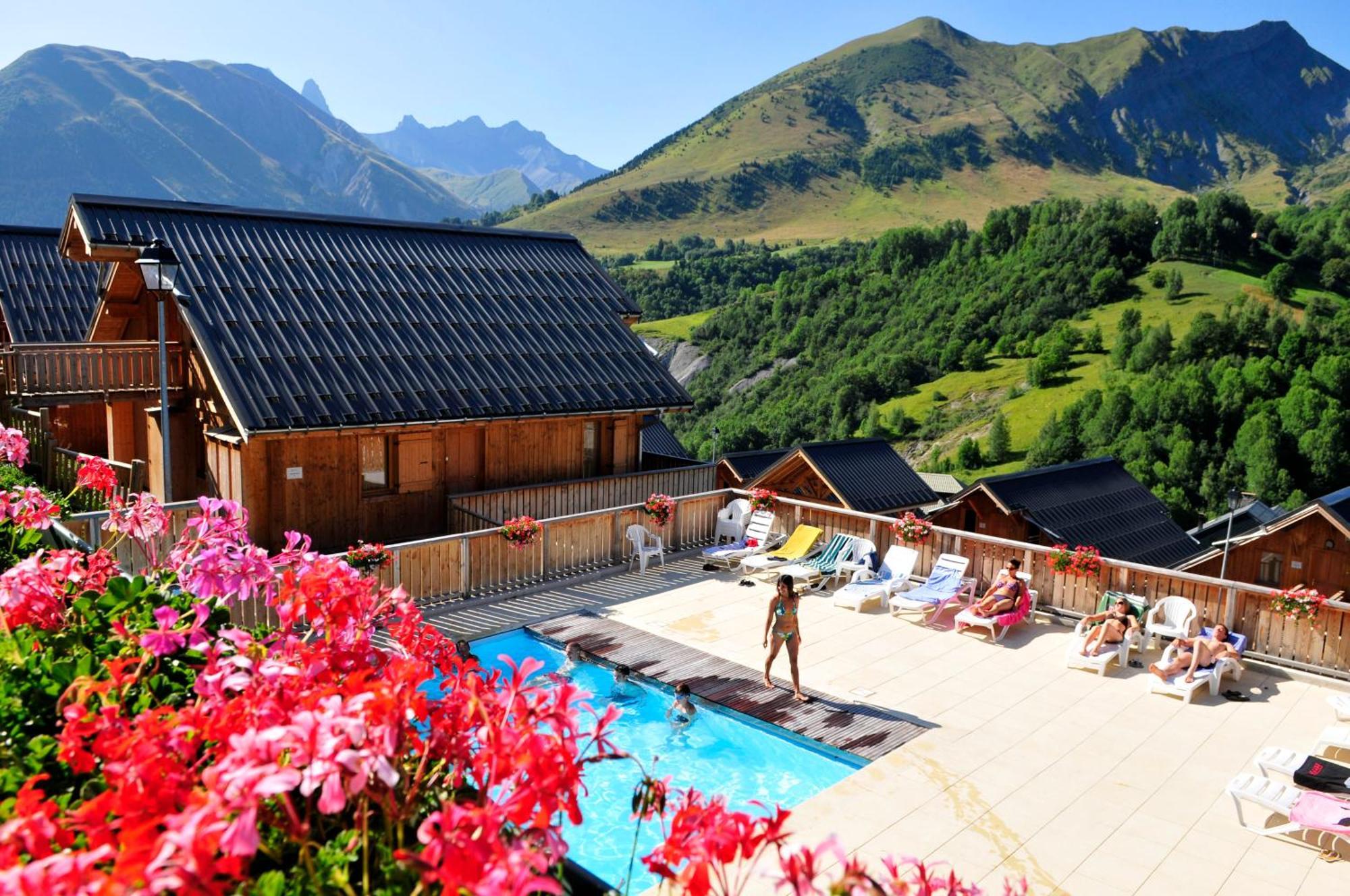 Residence Goelia Les Chalets Des Ecourts Сен-Жан-д'Арв Екстер'єр фото